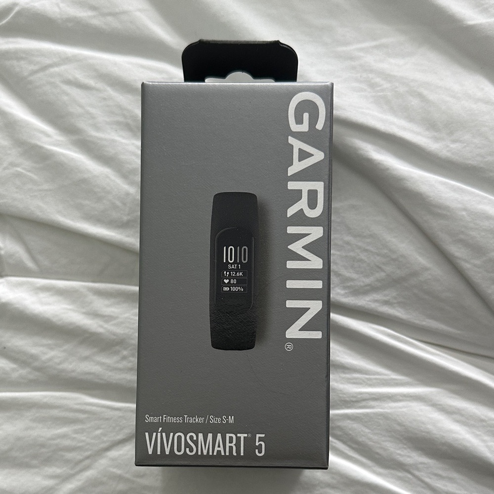 Garmin Vivosmart 5 Fitness Tracker in Black NIB